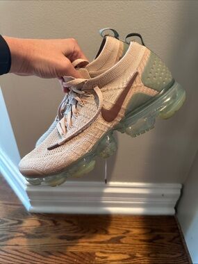 Nike Women’s VaporMax Flyknit Sneakers — Cream with Mint Accents